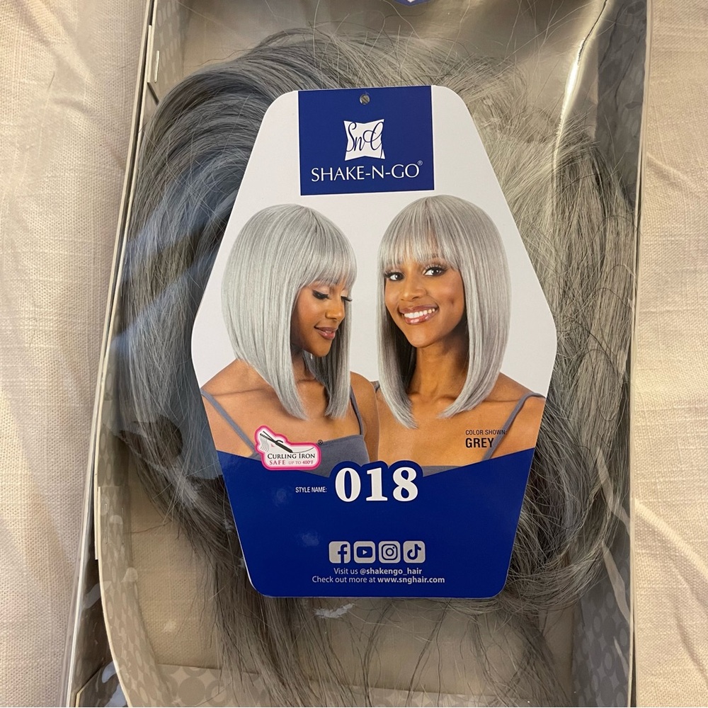 Wig: Shake-n-go Freetress Equal Light Wig Grey